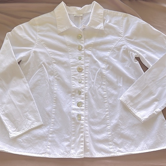 J. Jill White Cotton Button Down Shirt with Iridescent Mother of Pearl Buttons - Picture 10 of 11